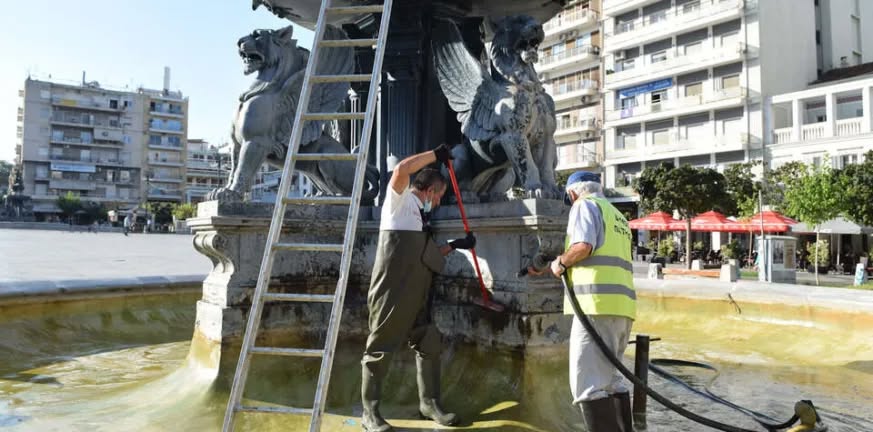 Πάτρα: Λάμπει ξανά το ιστορικό συντριβάνι της Πλατείας Γεωργίου - Σημείο αναφοράς για τους ξένους το «παιδί με τον αυλό» και τα λιοντάρια ΦΩΤΟ 28 Πάτρα: Λάμπει ξανά το ιστορικό συντριβάνι της Πλατείας Γεωργίου - Σημείο αναφοράς για τους ξένους το «παιδί με τον αυλό» και τα λιοντάρια ΦΩΤΟ