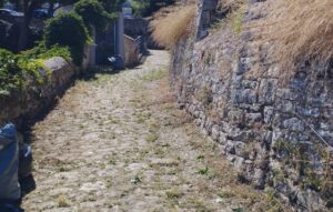 Αίγιο: Ανέδειξαν καλντερίμι και έπονται τα σκαλάκια στη Σπηλιά ΦΩΤΟ
