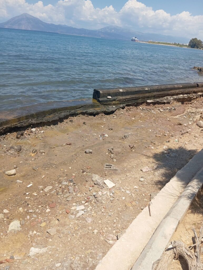 Πάτρα: Η διάβρωση «καταπίνει» και την Ακτή Δυμαίων - Κάτοικοι και καταστηματάρχες ξεσπούν στο Patrapress ΦΩΤΟ 30 Πάτρα: Η διάβρωση «καταπίνει» και την Ακτή Δυμαίων - Κάτοικοι και καταστηματάρχες ξεσπούν στο Patrapress ΦΩΤΟ