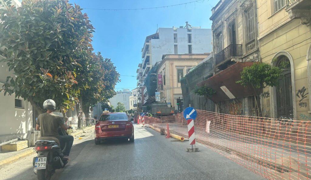 Πάτρα: Κυκλοφοριακό «έμφραγμα» στην Αγίου Ανδρέου - Οργή για έργα σε ώρες αιχμής ΦΩΤΟ 30 Πάτρα: Κυκλοφοριακό «έμφραγμα» στην Αγίου Ανδρέου - Οργή για έργα σε ώρες αιχμής ΦΩΤΟ