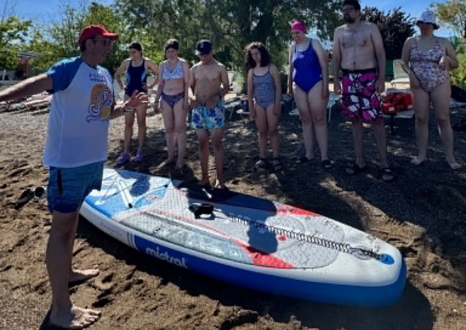 Οι «Μαχητές» σε μαθήματα Stand Up Paddling στην Πλαζ ΦΩΤΟ