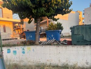 Οβρυά: SOS από γονείς για παιχνίδι παιδιών ανάμεσα σε ακαθαρσίες και περιττώματα ΦΩΤΟ