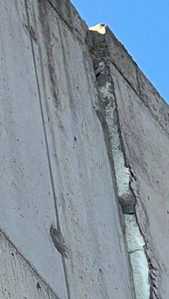 Πάτρα: Αμετάπιστοι οι κάτοικοι στον ΧΥΤΑ Ξερόλακκας, που βλέπουν αντί για κλείσιμο, νέα κύτταρα ΦΩΤΟ 30 Πάτρα: Αμετάπιστοι οι κάτοικοι στον ΧΥΤΑ Ξερόλακκας, που βλέπουν αντί για κλείσιμο, νέα κύτταρα ΦΩΤΟ