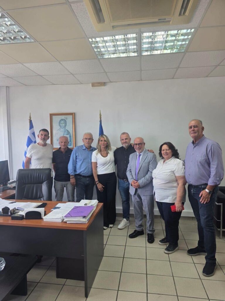Ο αντιπεριφερειάρχης Π. Σακελλάρόπουλος με την υφυπουργό Τουρισμού ΦΩΤΟ
