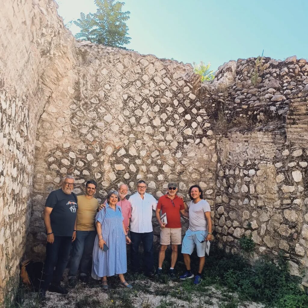 H Πάτρα αποκαλύπτεται στους φιλοξενούμενούς της, μέσω της Ποίησης και του Αντώνη Σκιαθά ΦΩΤΟ 30 H Πάτρα αποκαλύπτεται στους φιλοξενούμενούς της, μέσω της Ποίησης και του Αντώνη Σκιαθά ΦΩΤΟ