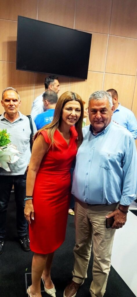 Αντωνόπουλος με Ζαχαράκη, υποδέχτηκαν τους Παγκόσμιους Πρωταθλητές Μπάσκετ της «Αναγέννησης» ΦΩΤΟ 35 Αντωνόπουλος με Ζαχαράκη, υποδέχτηκαν τους Παγκόσμιους Πρωταθλητές Μπάσκετ της «Αναγέννησης» ΦΩΤΟ