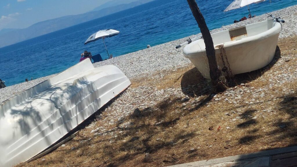 Αχαΐα: «Καράβια βγήκαν στην στεριά...», με τελεσίγραφο για απομάκρυνση – Παρεμβαίνει ο Δήμος σε γνωστή παραλία ΦΩΤΟ 32 Αχαΐα: «Καράβια βγήκαν στην στεριά...», με τελεσίγραφο για απομάκρυνση – Παρεμβαίνει ο Δήμος σε γνωστή παραλία ΦΩΤΟ