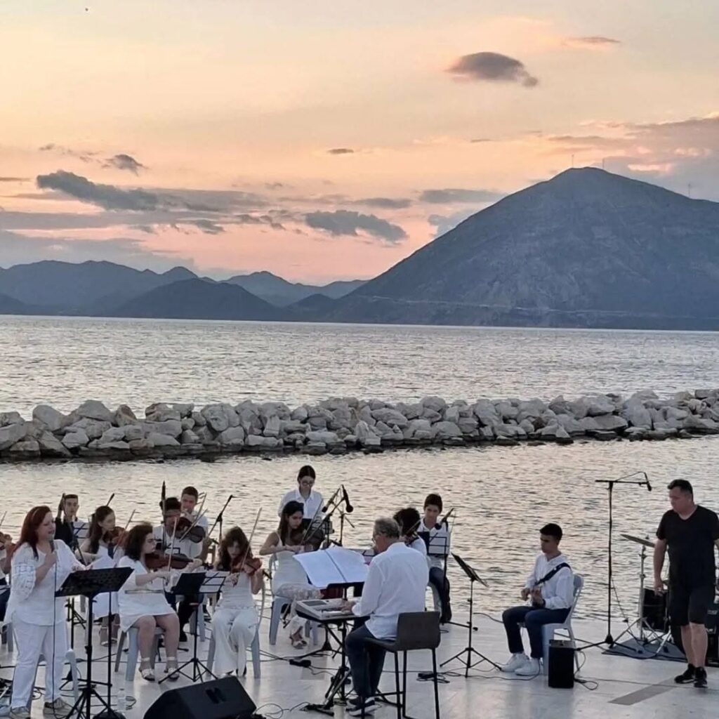 Η τελετή λήξης της Πύλης Πολιτισμού «Εν Πάτραις», με τίτλο «Όλοι Μαζί Μια Αγκαλιά», στη Μαρίνα ΦΩΤΟ 29 Η τελετή λήξης της Πύλης Πολιτισμού «Εν Πάτραις», με τίτλο «Όλοι Μαζί Μια Αγκαλιά», στη Μαρίνα ΦΩΤΟ
