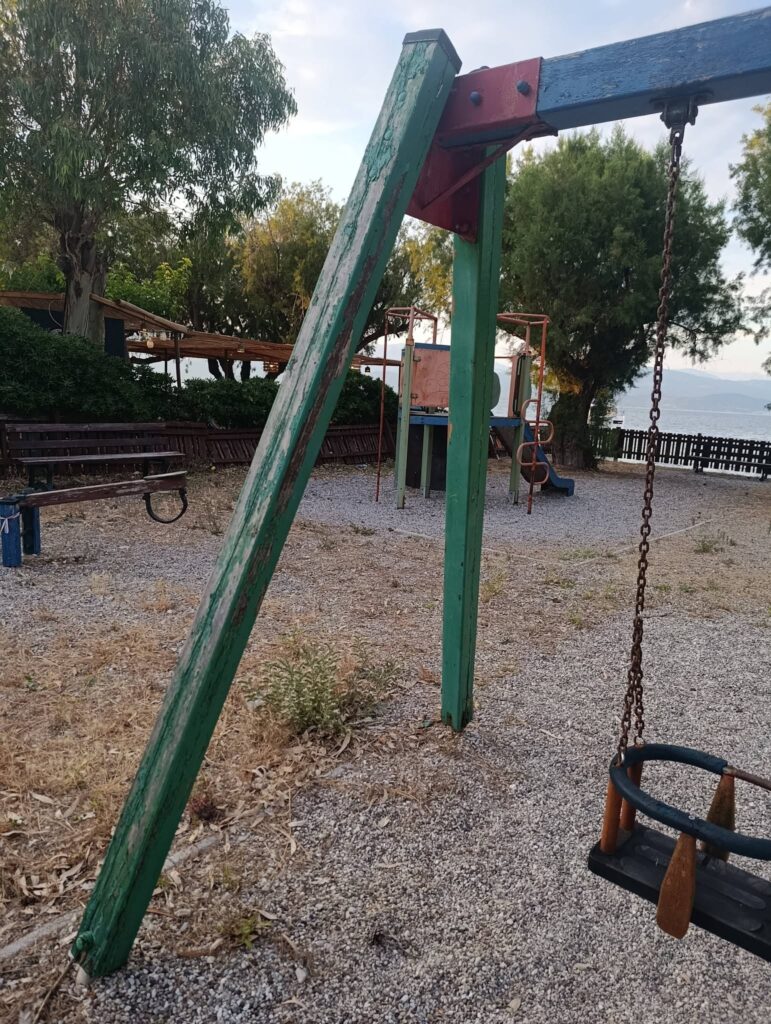 Ψαθόπυργος: Σκουριά και εγκατάλειψη στην παραθαλάσσια Παιδική χαρά...«παγίδα θανάτου» ΦΩΤΟ 38 Ψαθόπυργος: Σκουριά και εγκατάλειψη στην παραθαλάσσια Παιδική χαρά...«παγίδα θανάτου» ΦΩΤΟ