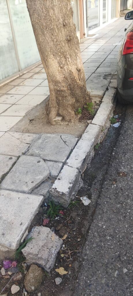 Πάτρα: Δύο φορές έπεσε στο ίδιο κατεστραμμένο πεζοδρόμιο - Παγίδα για ηλικιωμένους ΦΩΤΟ 28 Πάτρα: Δύο φορές έπεσε στο ίδιο κατεστραμμένο πεζοδρόμιο - Παγίδα για ηλικιωμένους ΦΩΤΟ