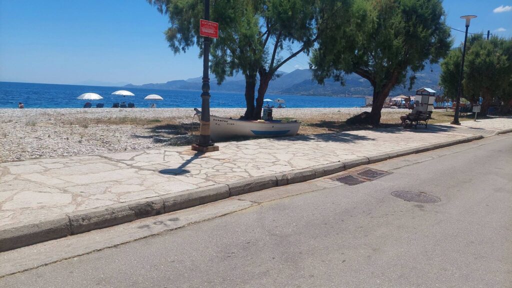 Αχαΐα: «Καράβια βγήκαν στην στεριά...», με τελεσίγραφο για απομάκρυνση – Παρεμβαίνει ο Δήμος σε γνωστή παραλία ΦΩΤΟ 30 Αχαΐα: «Καράβια βγήκαν στην στεριά...», με τελεσίγραφο για απομάκρυνση – Παρεμβαίνει ο Δήμος σε γνωστή παραλία ΦΩΤΟ
