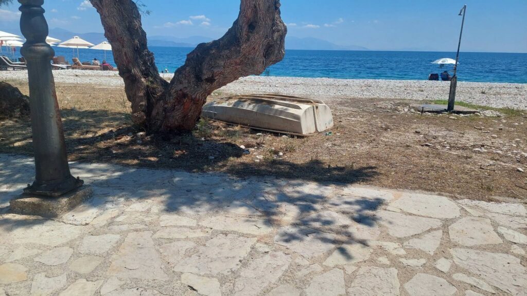 Αχαΐα: «Καράβια βγήκαν στην στεριά...», με τελεσίγραφο για απομάκρυνση – Παρεμβαίνει ο Δήμος σε γνωστή παραλία ΦΩΤΟ 29 Αχαΐα: «Καράβια βγήκαν στην στεριά...», με τελεσίγραφο για απομάκρυνση – Παρεμβαίνει ο Δήμος σε γνωστή παραλία ΦΩΤΟ