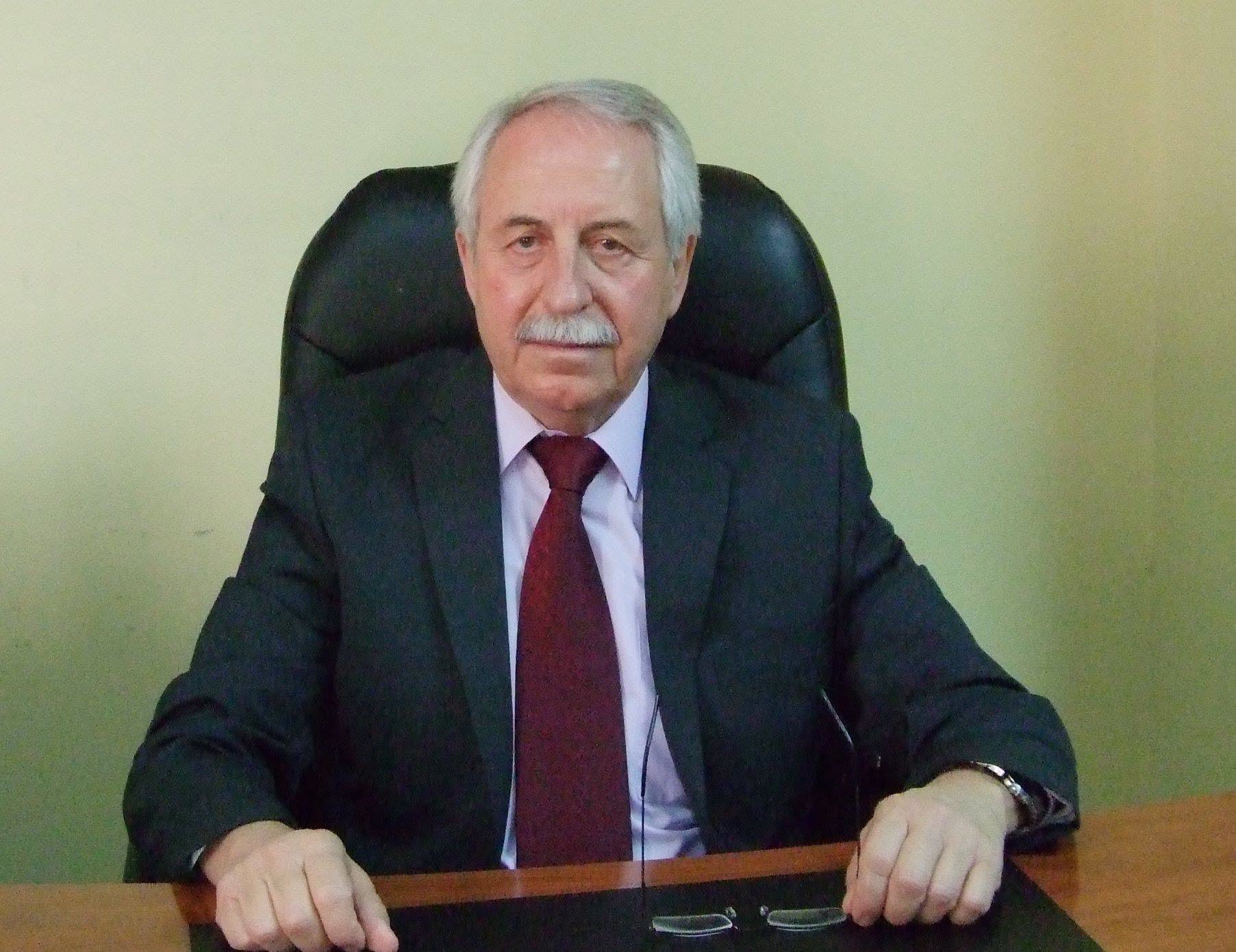 «Για την πολιτική ή από την πολιτική» 4 Πολιτική σκηνη