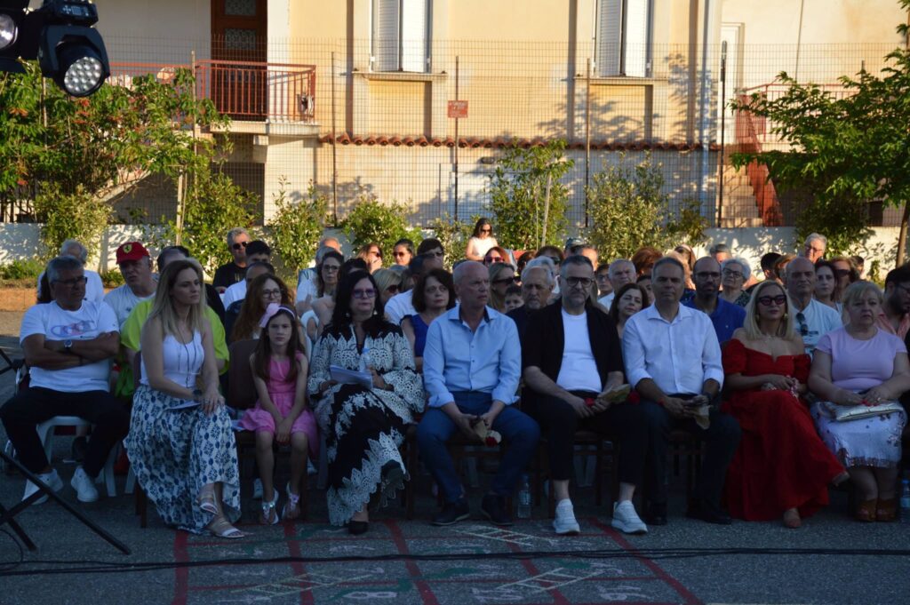 Βραδιά «Στη υγειά σου, πατέρα...» από τον Πολιτιστικό Σύλλογο Γυναικών Ελαιώνα «Οι Τρυπιώτισσες» ΦΩΤΟ 40 Βραδιά «Στη υγειά σου, πατέρα...» από τον Πολιτιστικό Σύλλογο Γυναικών Ελαιώνα «Οι Τρυπιώτισσες» ΦΩΤΟ