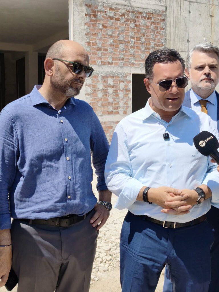 Πάτρα: Εμφαση στο Ταμείο Ανάκαμψης για την Υγεία, από Φωτήλα, που συνόδεψε τον Αδωνι ΦΩΤΟ 36 Πάτρα: Εμφαση στο Ταμείο Ανάκαμψης για την Υγεία, από Φωτήλα, που συνόδεψε τον Αδωνι ΦΩΤΟ