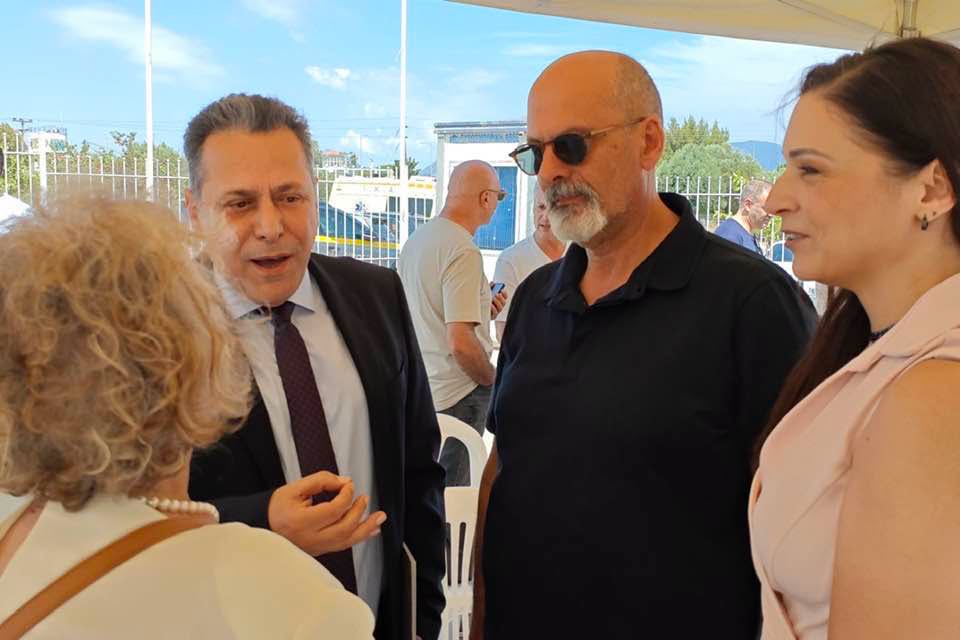 Αχαΐα: Εχασε τα παιδιά της σε δυστύχημα και έκανε δωρεά ασθενοφόρου στο ΕΚΑΒ Πάτρας ΦΩΤΟ 30 Αχαΐα: Εχασε τα παιδιά της σε δυστύχημα και έκανε δωρεά ασθενοφόρου στο ΕΚΑΒ Πάτρας ΦΩΤΟ