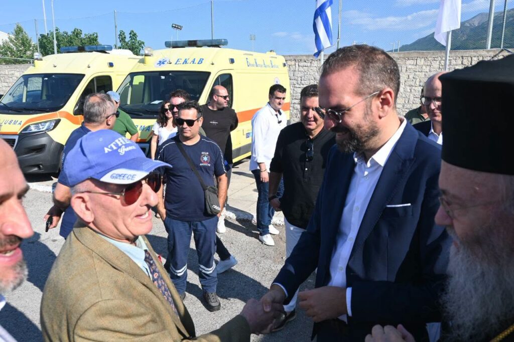 Ο περιφερειάρχης Νεκτάριος Φαρμάκης βράβευσε τον Σπυρίδωνα Μαχαίρα 28 Ο περιφερειάρχης Νεκτάριος Φαρμάκης βράβευσε τον Σπυρίδωνα Μαχαίρα