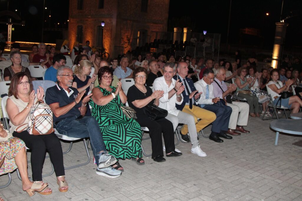 Η τελετή λήξης των Χορευτικών της «Στέγης Καλαβρυτινών και Φίλων Πάτρας» ΦΩΤΟ 39 Η τελετή λήξης των Χορευτικών της «Στέγης Καλαβρυτινών και Φίλων Πάτρας» ΦΩΤΟ