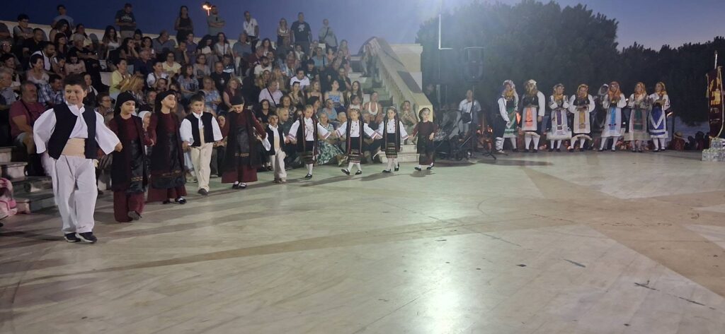 Λήξης χορευτικής χρονιάς του Πολιτιστικού Συλλόγου Αμπελοκήπων Πατρών ΦΩΤΟ 31 Λήξης χορευτικής χρονιάς του Πολιτιστικού Συλλόγου Αμπελοκήπων Πατρών ΦΩΤΟ
