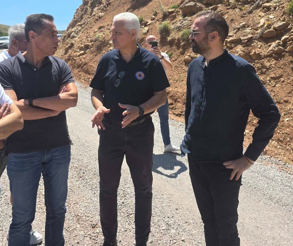 Καλάβρυτα: Το χωριό που είχε να πέσει άσφαλτος σε δρόμο από το 1981 ΦΩΤΟ 1 Κέρπινη στο δρόμο από το 1981