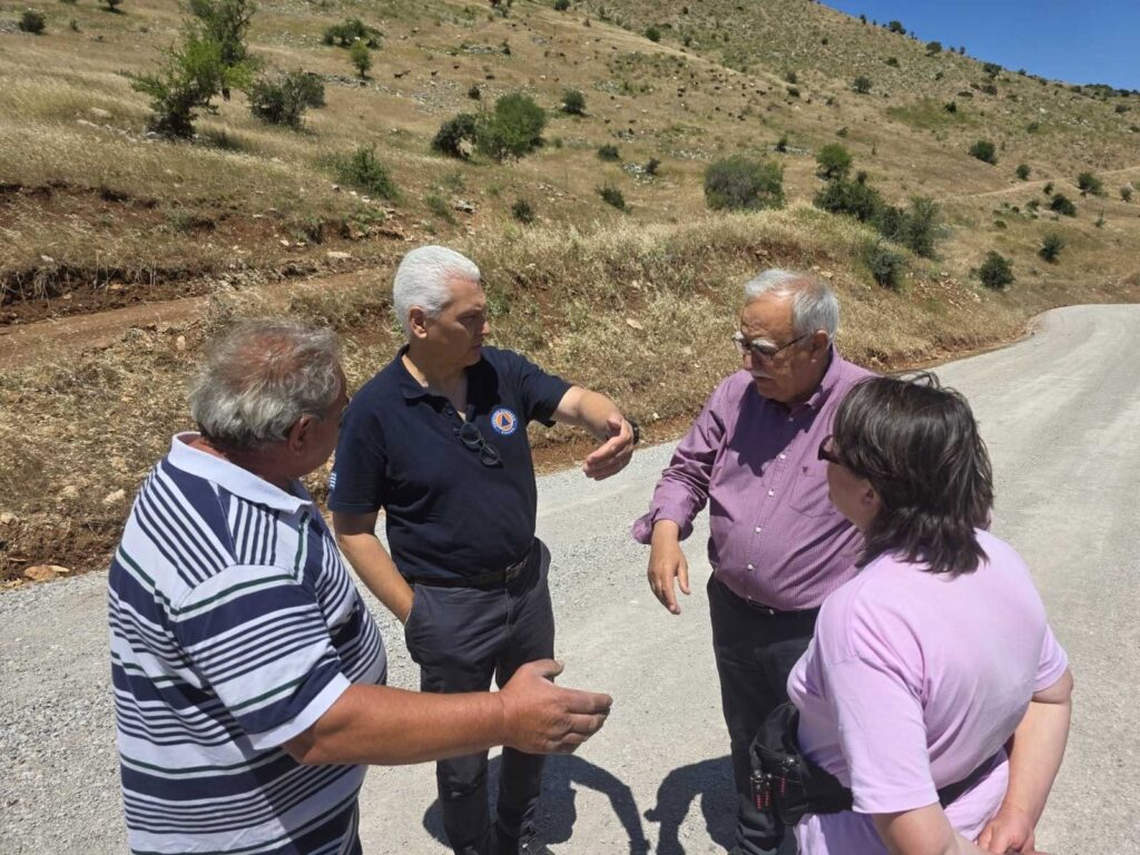 Κερπινή: Ειχε να πέσει άσφαλτος σε δρόμο από το 1981, το έκανε η Περιφέρεια μετ' εμποδίων ΦΩΤΟ 34 Κερπινή: Ειχε να πέσει άσφαλτος σε δρόμο από το 1981, το έκανε η Περιφέρεια μετ' εμποδίων ΦΩΤΟ