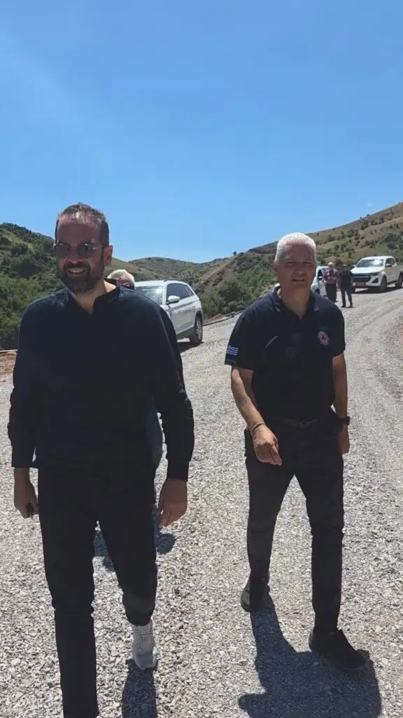 Καλάβρυτα: Το χωριό που είχε να πέσει άσφαλτος σε δρόμο από το 1981 ΦΩΤΟ 9 Καλάβρυτα: Το χωριό που είχε να πέσει άσφαλτος σε δρόμο από το 1981 ΦΩΤΟ