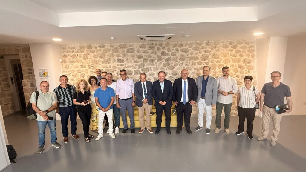 Πάτρα: Με τεχνητή νοημοσύνη η Δακοκτονία, από την Περιφέρεια ΦΩΤΟ 33 Πάτρα: Με τεχνητή νοημοσύνη η Δακοκτονία, από την Περιφέρεια ΦΩΤΟ