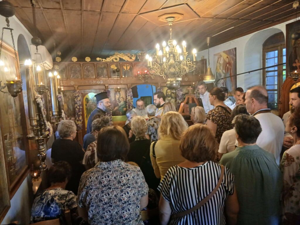 Αρχιερατική Θεία Λειτουργία στο Παρεκκλήσι των Αγίων Αποστόλων Αιγίου ΦΩΤΟ 31 Αρχιερατική Θεία Λειτουργία στο Παρεκκλήσι των Αγίων Αποστόλων Αιγίου ΦΩΤΟ