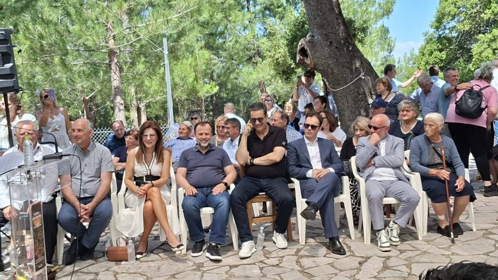 Ο αντιπεριφερειάρχης Τουρισμού Παναγιώτης Σακελλαρόπουλος στην Καστανούλα ΦΩΤΟ 30 Ο αντιπεριφερειάρχης Τουρισμού Παναγιώτης Σακελλαρόπουλος στην Καστανούλα ΦΩΤΟ