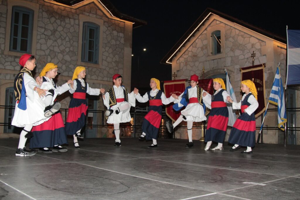 Η τελετή λήξης των Χορευτικών της «Στέγης Καλαβρυτινών και Φίλων Πάτρας» ΦΩΤΟ 33 Η τελετή λήξης των Χορευτικών της «Στέγης Καλαβρυτινών και Φίλων Πάτρας» ΦΩΤΟ