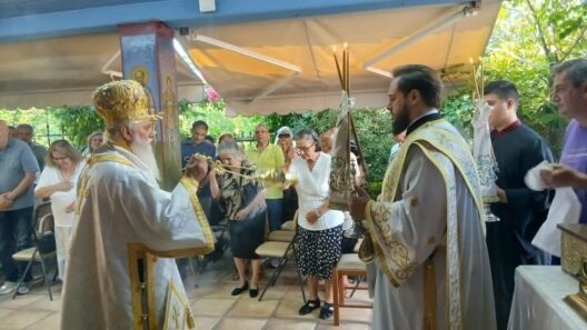 Αρχιερατική Θεία Λειτουργία στο Παρεκκλήσι των Αγίων Αποστόλων Αιγίου ΦΩΤΟ 36 Αρχιερατική Θεία Λειτουργία στο Παρεκκλήσι των Αγίων Αποστόλων Αιγίου ΦΩΤΟ