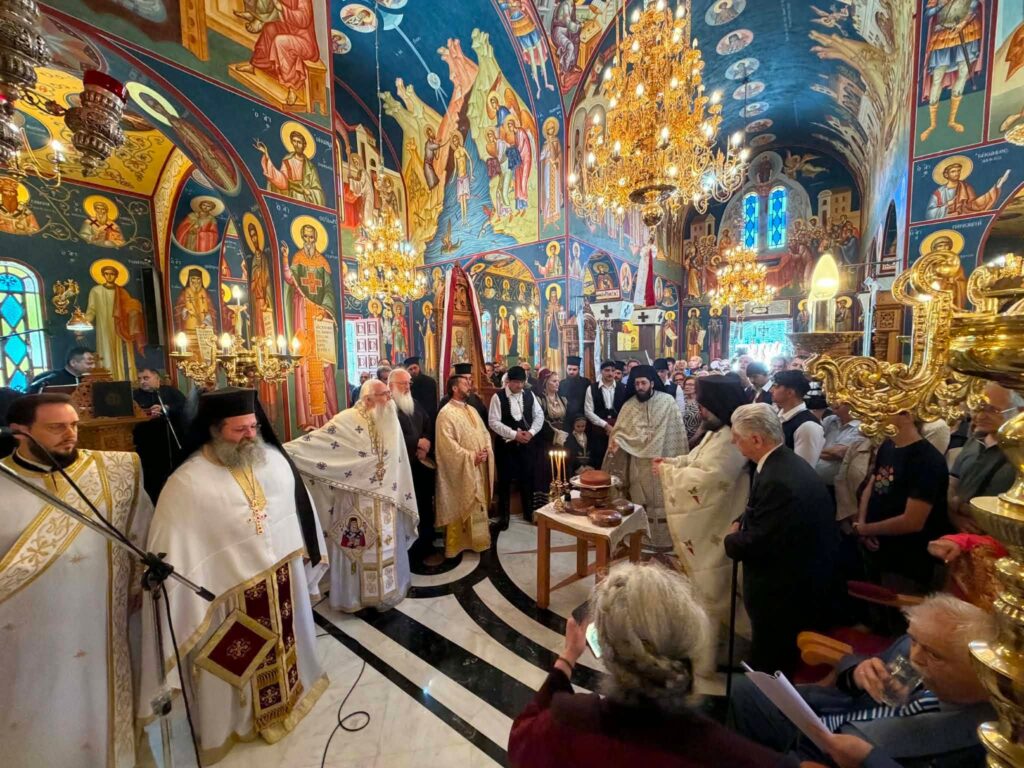 Αρχιερατικό συλλείτουργο στον Αγιο Παύλο τον εξ Αροανίας ΦΩΤΟ 30 Αρχιερατικό συλλείτουργο στον Αγιο Παύλο τον εξ Αροανίας ΦΩΤΟ