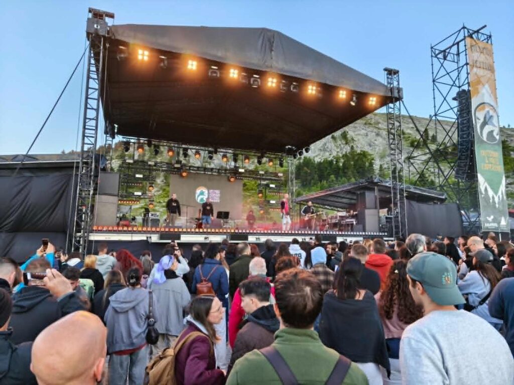 Καλάβρυτα: Φαντασμαγορική αρχή για το «Helmos Mountain Festival» στο Χιονοδρομικό Κέντρο ΒΙΝΤΕΟ-ΦΩΤΟ 32 Καλάβρυτα: Φαντασμαγορική αρχή για το «Helmos Mountain Festival» στο Χιονοδρομικό Κέντρο ΒΙΝΤΕΟ-ΦΩΤΟ