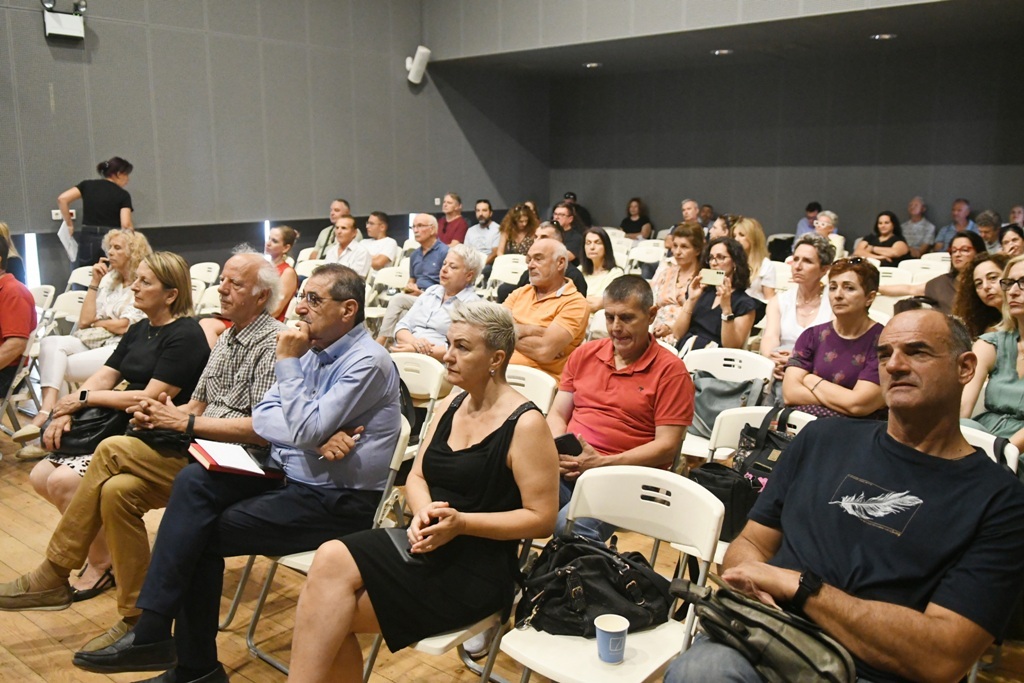 Πάτρα: «Η πόλη προχωρά, με δυσκολίες, αλλά προχωρά» είπε ο Πελετίδης στην παρουσίαση του έργου του ΦΩΤΟ 32 Πάτρα: «Η πόλη προχωρά, με δυσκολίες, αλλά προχωρά» είπε ο Πελετίδης στην παρουσίαση του έργου του ΦΩΤΟ