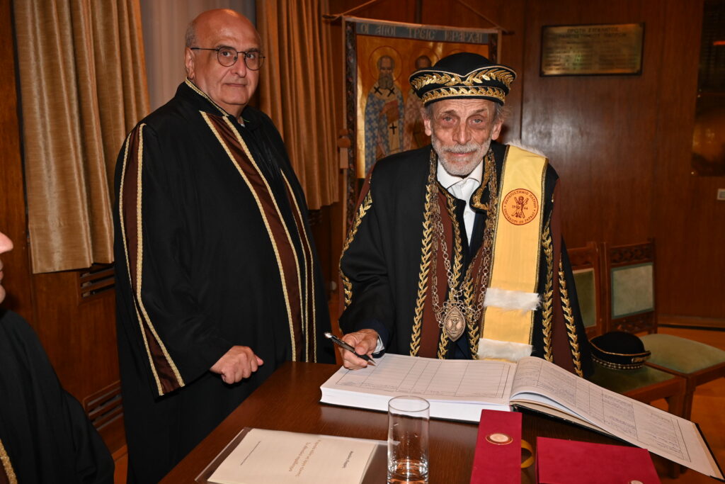 Τελετή Αναγόρευσης του Μανόλη Κορρέ σε Επίτιμο Διδάκτορα του Τμήματος Αρχιτεκτόνων Μηχανικών του Πανεπιστημίου Πατρών ΦΩΤΟ 31 Τελετή Αναγόρευσης του Μανόλη Κορρέ σε Επίτιμο Διδάκτορα του Τμήματος Αρχιτεκτόνων Μηχανικών του Πανεπιστημίου Πατρών ΦΩΤΟ