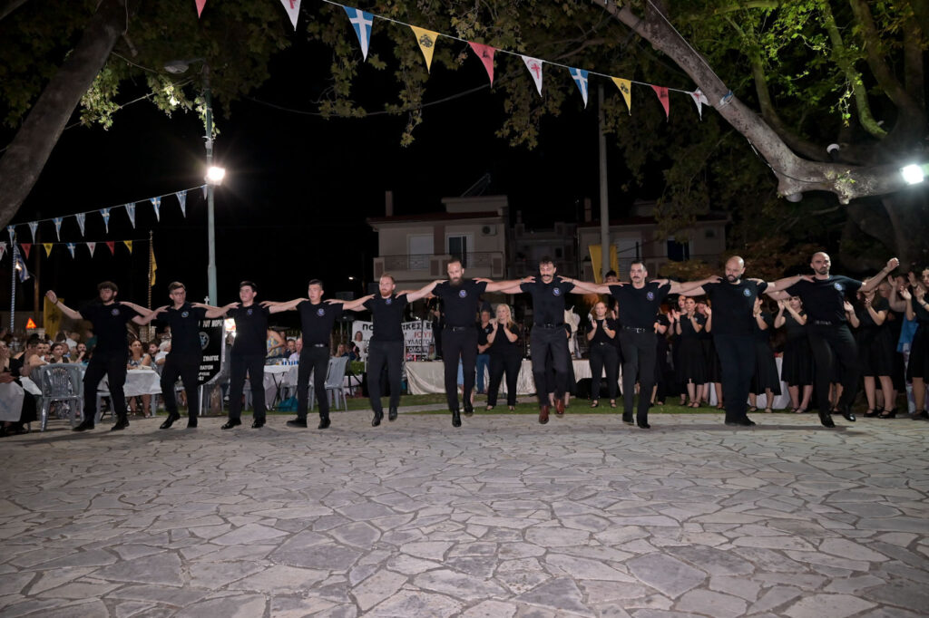 Το γλέντι της παράδοσης στους Μύλους ΦΩΤΟ 29 Το γλέντι της παράδοσης στους Μύλους ΦΩΤΟ