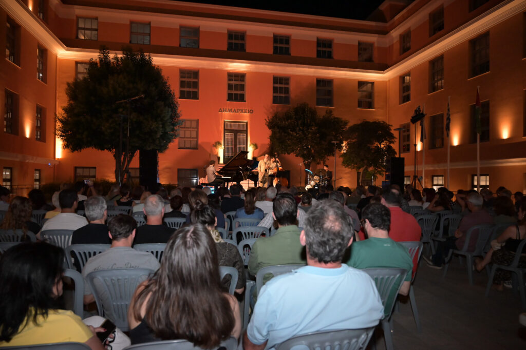 To «άρωμα» της jazz γέμισε την Πάτρα ΦΩΤΟ 30 To «άρωμα» της jazz γέμισε την Πάτρα ΦΩΤΟ