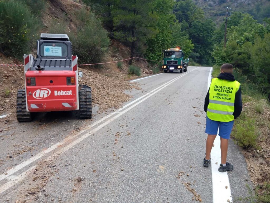 Αχαΐα: Άμεση επέμβαση της Πολιτικής Προστασίας σε κατολίσθηση στην ΕΟ Ακράτας - Ζαρούχλας λόγω βροχής ΦΩΤΟ 30 Αχαΐα: Άμεση επέμβαση της Πολιτικής Προστασίας σε κατολίσθηση στην ΕΟ Ακράτας - Ζαρούχλας λόγω βροχής ΦΩΤΟ