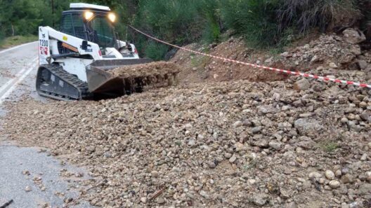 Αχαΐα: Άμεση επέμβαση της Πολιτικής Προστασίας σε κατολίσθηση στην ΕΟ Ακράτας - Ζαρούχλας λόγω βροχής ΦΩΤΟ 38 Αχαΐα: Άμεση επέμβαση της Πολιτικής Προστασίας σε κατολίσθηση στην ΕΟ Ακράτας - Ζαρούχλας λόγω βροχής ΦΩΤΟ