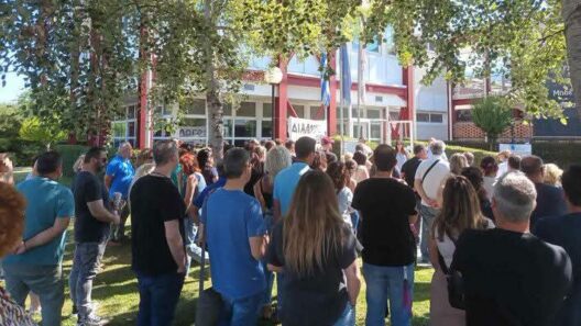 Πάτρα: Εξέλιξη με τους συμβασιούχος του ΕΑΠ - Στο πλευρό τους ο Δήμος 37 Εξέλιξη με τους συμβασιούχους του ΕΑΠ