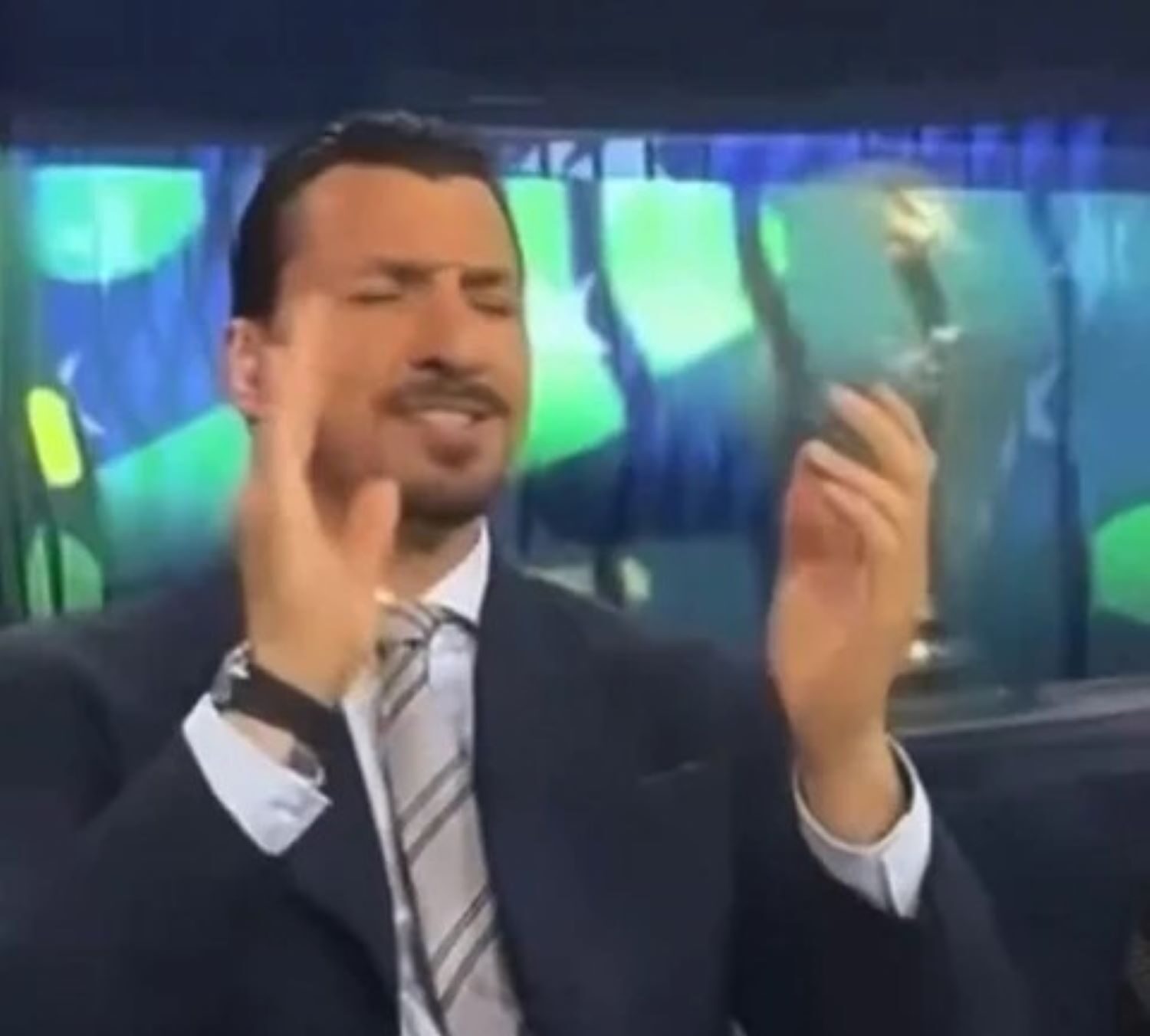 Με Πασχάλη Τερζή... «χορεύει» ο Ζλάταν Ιμπραΐμοβιτς ΒΙΝΤΕΟ 4 Με Πασχάλη Τερζή... «χορεύει» ο Ζλάταν Ιμπραΐμοβιτς ΒΙΝΤΕΟ