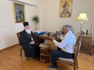 Εθιμοτυπική επίσκεψη του δημάρχου Αιγιάλειας Π.Ανδριόπουλου στον Μητροπολίτη Ιερώνυμο ΦΩΤΟ