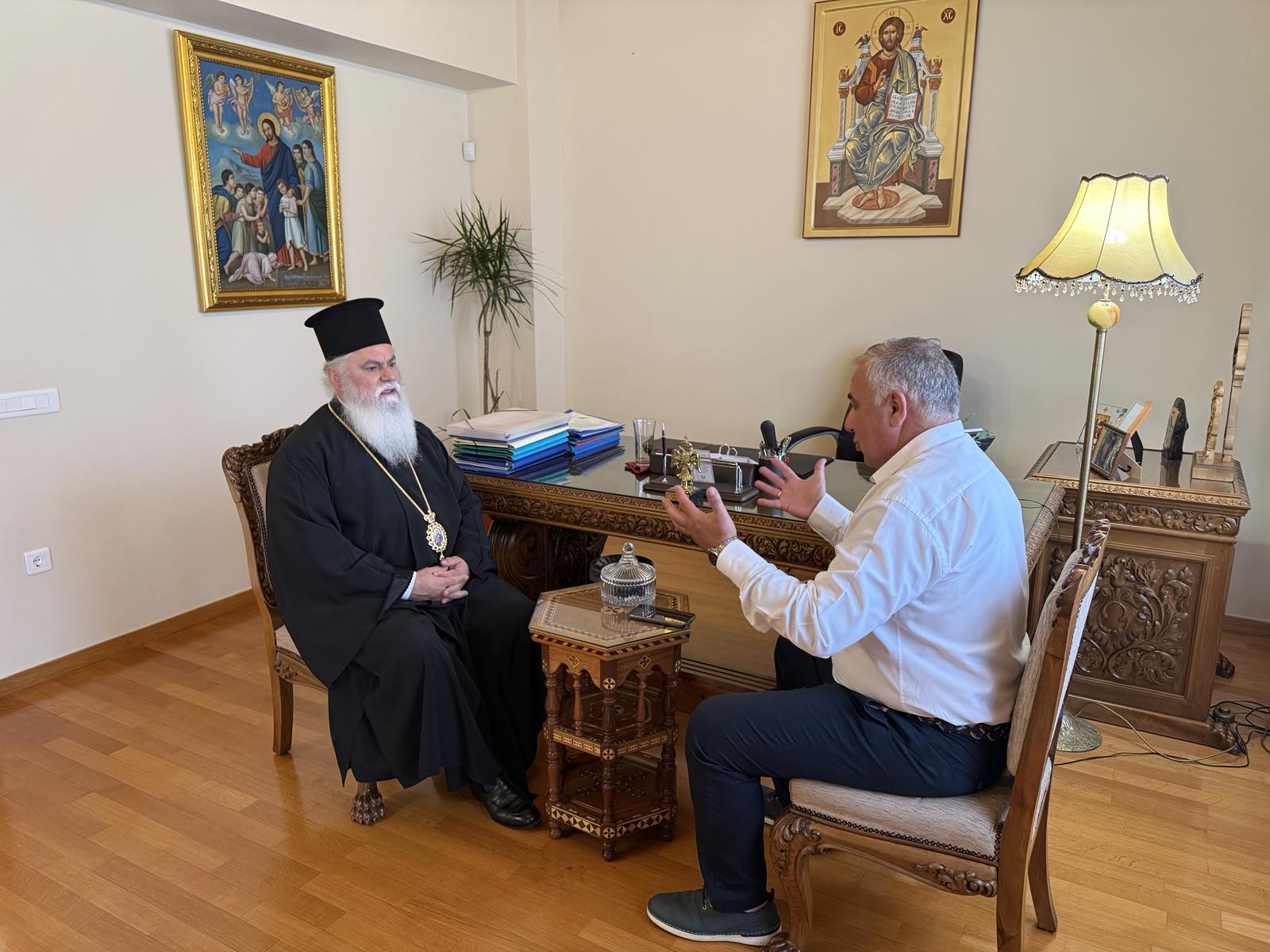 Εθιμοτυπική επίσκεψη του δημάρχου Αιγιάλειας Π.Ανδριόπουλου στον Μητροπολίτη Ιερώνυμο ΦΩΤΟ
