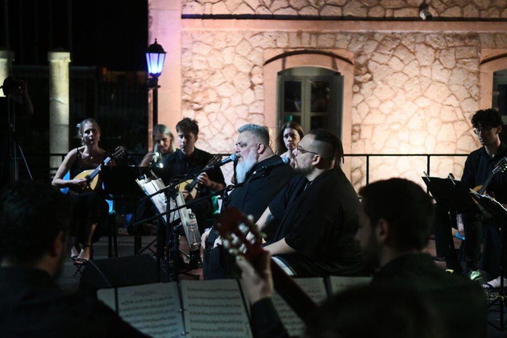 Η Ορχήστρα Νυκτών Εγχόρδων «Θαν. Τσιπινάκης», του Δήμου Πατρέων, με τους Active Member ΦΩΤΟ 35 Η Ορχήστρα Νυκτών Εγχόρδων «Θαν. Τσιπινάκης», του Δήμου Πατρέων, με τους Active Member ΦΩΤΟ