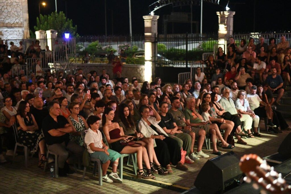 Η Ορχήστρα Νυκτών Εγχόρδων «Θαν. Τσιπινάκης», του Δήμου Πατρέων, με τους Active Member ΦΩΤΟ 39 Η Ορχήστρα Νυκτών Εγχόρδων «Θαν. Τσιπινάκης», του Δήμου Πατρέων, με τους Active Member ΦΩΤΟ