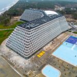 Το «Μικρό Ντουμπάι» της Ευρώπης: Το ξενοδοχείο-κρουαζιερόπλοιο με 1 κράτηση κάθε 16 δευτερόλεπτα!