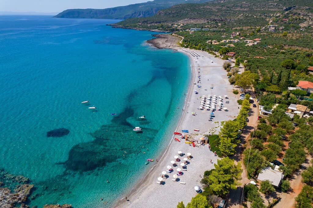 10 προορισμοί στην Πελοπόννησο που θυμίζουν νησί: Τα κρυμμένα μυστικά τους 31 10 προορισμοί στην Πελοπόννησο που θυμίζουν νησί: Τα κρυμμένα μυστικά τους