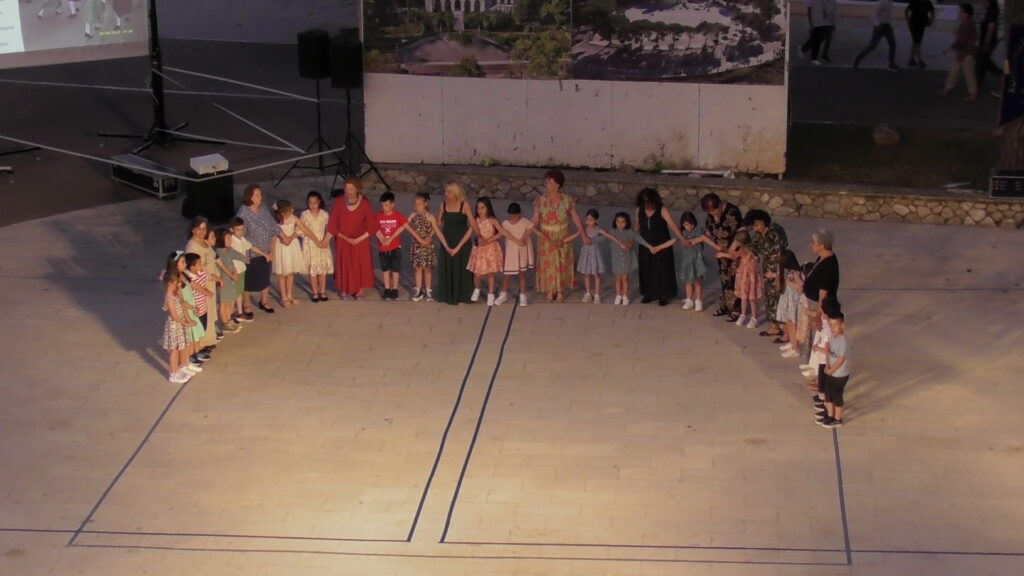 Οι «Κύκλοι Παράδοσης» από τον Χορευτικό Όμιλο Αιγίου 1978 - Χρήστος Κιλιάς ΦΩΤΟ 31 Οι «Κύκλοι Παράδοσης» από τον Χορευτικό Όμιλο Αιγίου 1978 - Χρήστος Κιλιάς ΦΩΤΟ