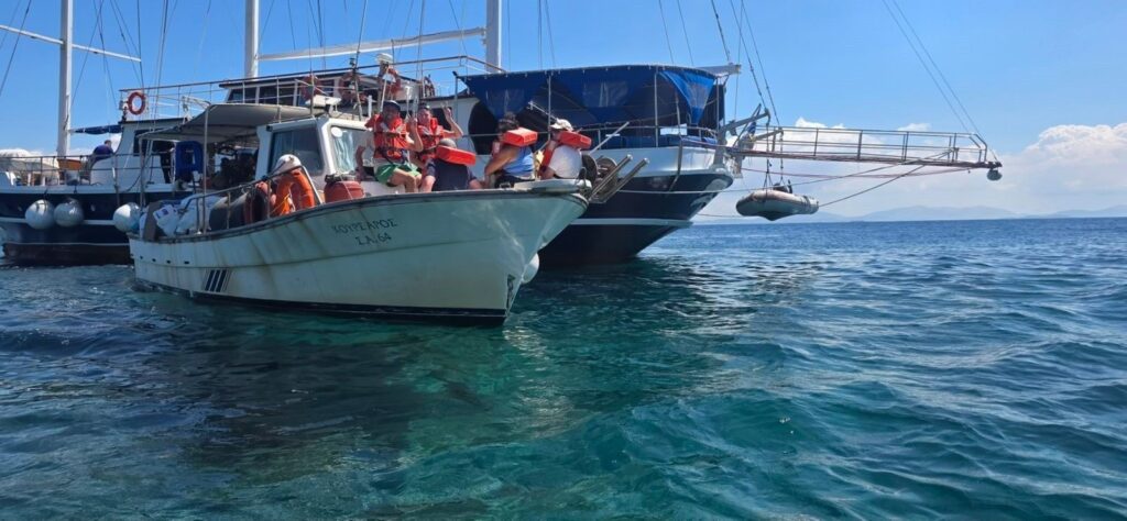 ΠΕΠΙΕΘ: Ο Γιώργος Βάλλης για την προσάραξη τουριστικού σκάφους στην Αίγινα ΦΩΤΟ 30 ΠΕΠΙΕΘ: Ο Γιώργος Βάλλης για την προσάραξη τουριστικού σκάφους στην Αίγινα ΦΩΤΟ
