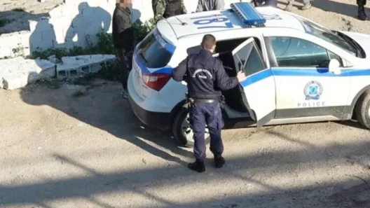 Κάτω Αχαΐα: Ένας 12χρονος οδηγούσε αυτοκίνητο και την «πλήρωσαν» οι γονείς του 38 Κάτω Αχαΐα: Ένας 12χρονος οδηγούσε αυτοκίνητο και την «πλήρωσαν» οι γονείς του